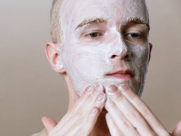 Nekoliko saveta za negu kože lica muškaraca u odnosu na tip kože