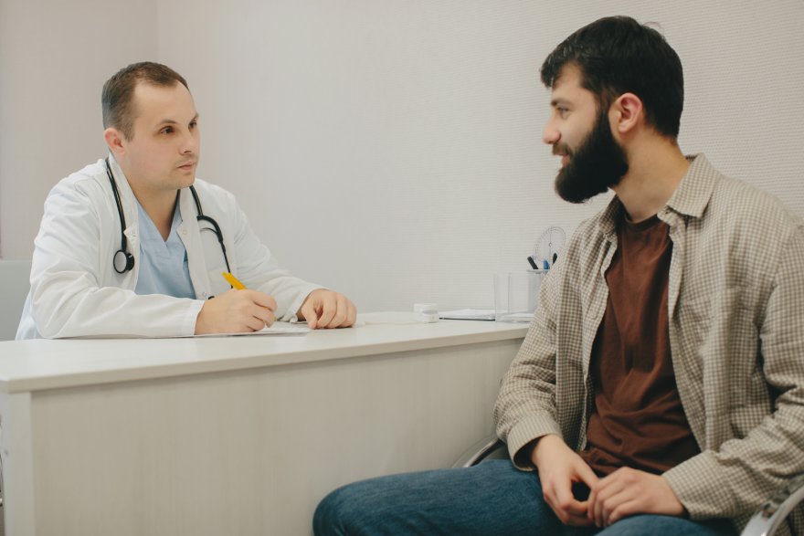 Pacijent kod doktora na inicijalnom pregledu